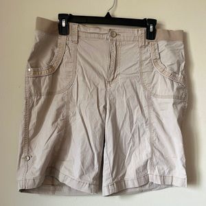 Lee relaxed fit tan shorts